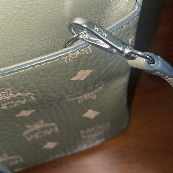 This is a band new sea turtle MCM cross body - Picture 5 of 6